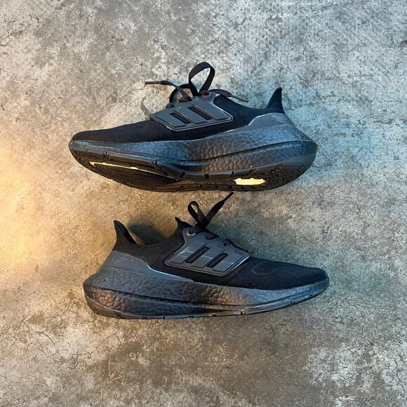 Adidas Ultraboost 22 Triple Black Running Shoes Women's 8.5 (Men's 7) GX5587 - Picture 7 of 10